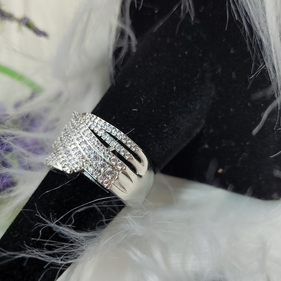 COPY - MARILYN MONROE COLLECTION FROM ZALES - Picture 3 of 8